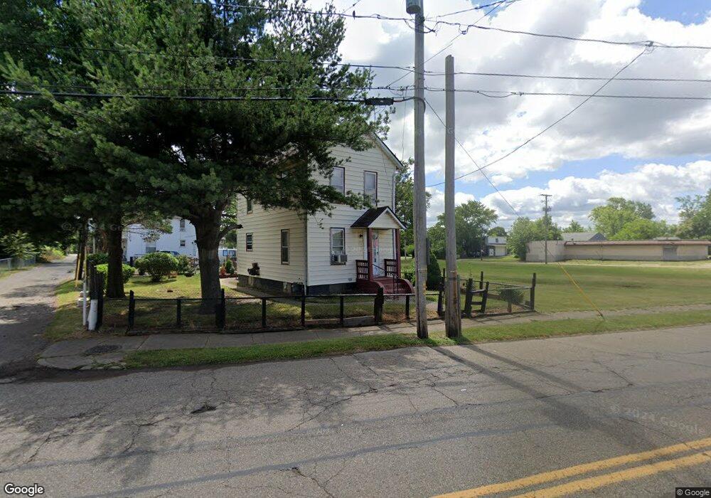 716 Ojays Pkwy NE, Canton, OH 44704 - photo 1