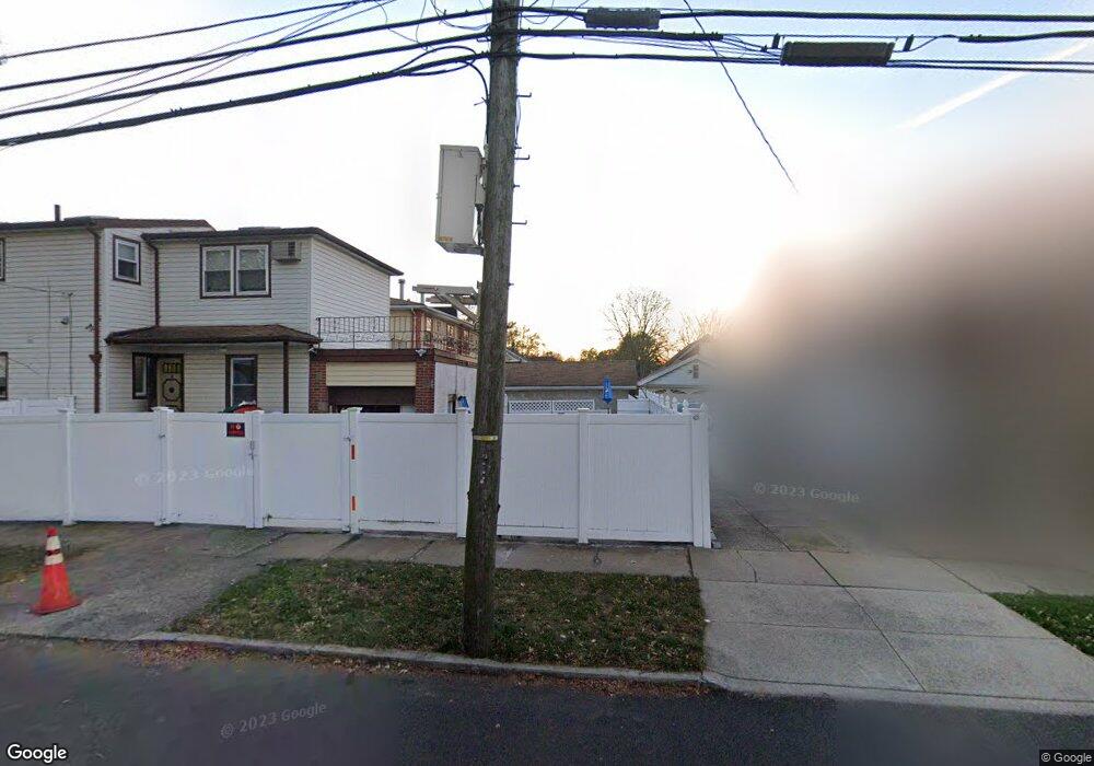 7532 166th St, Fresh Meadows, NY 11366 - photo 1
