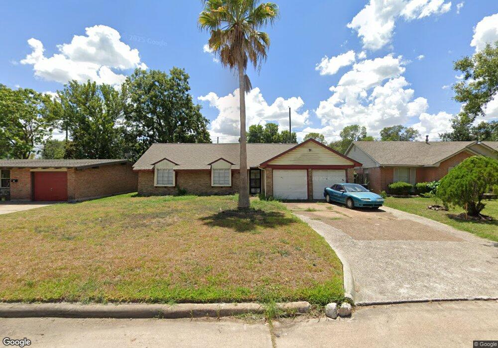 811 Lyngrove Dr, Houston, TX 77038 - photo 1