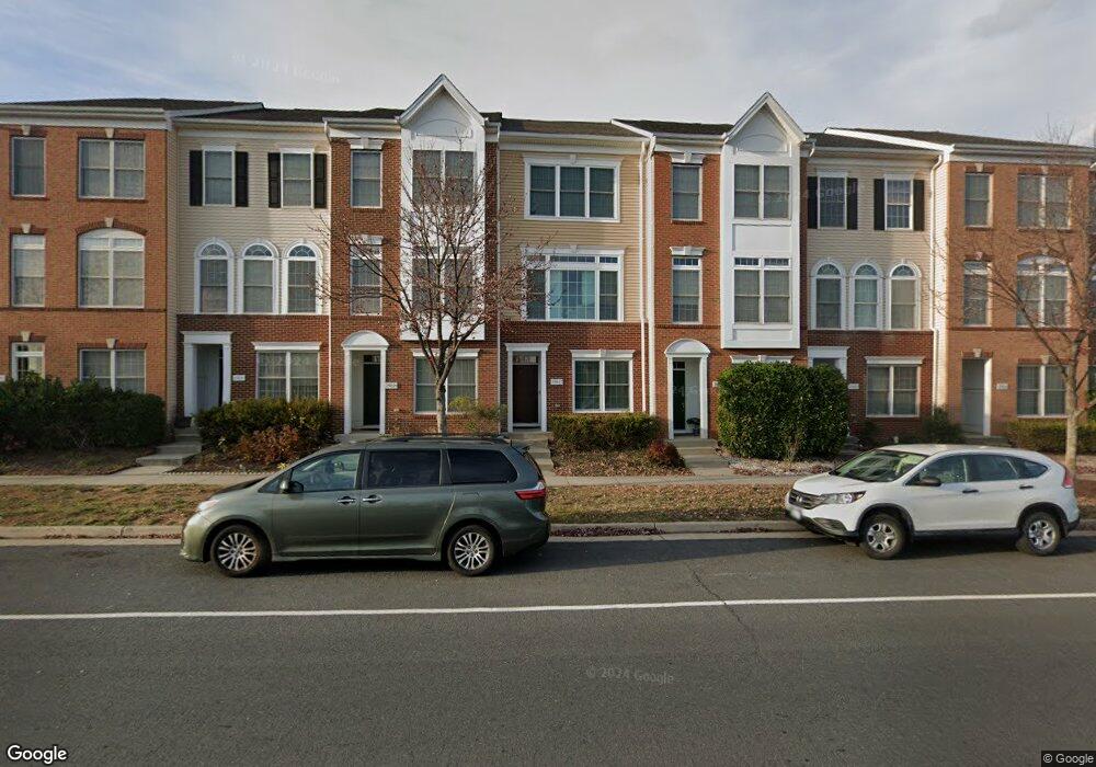 25027 Riding Center Dr, Chantilly, VA 20152 - photo 1