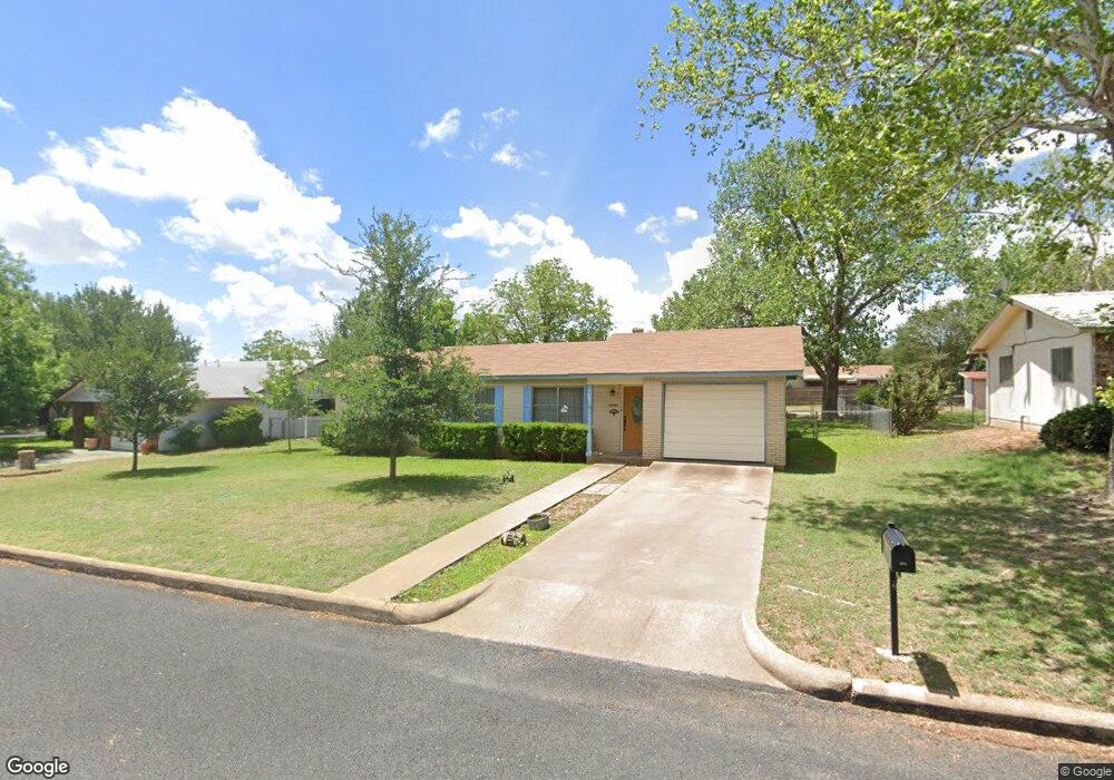 303 Westmoor St, Fredericksburg, TX 78624 - photo 1