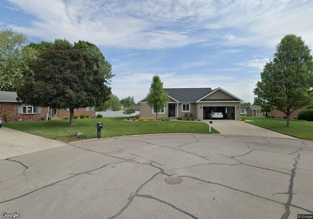 602 Fox Cir, Nappanee, IN 46550 - photo 1