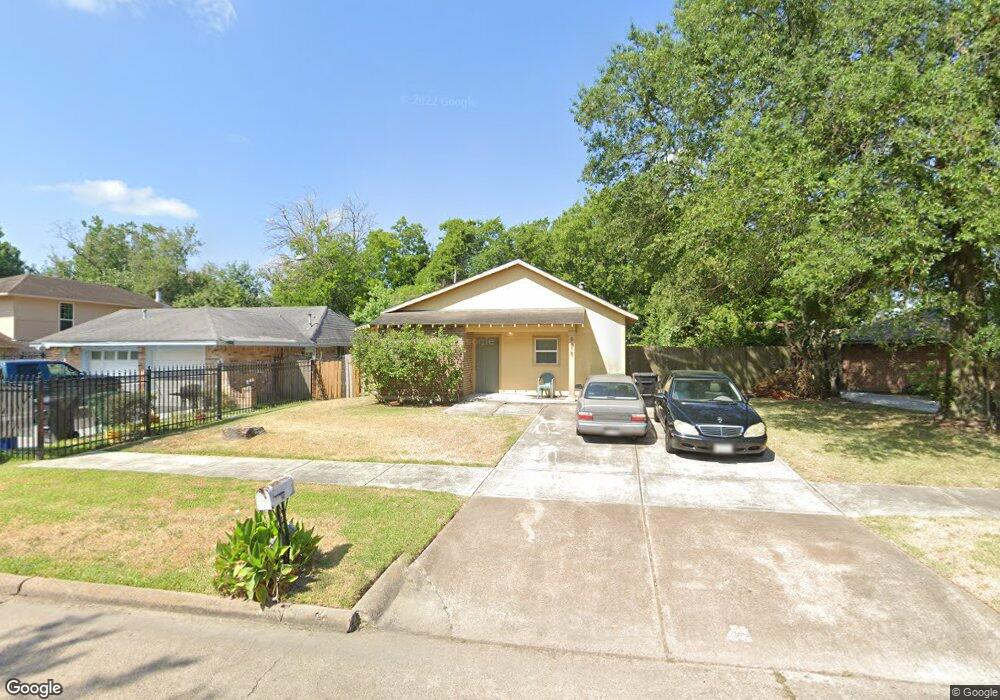8615 Whitecastle Ln, Houston, TX 77088 - photo 1