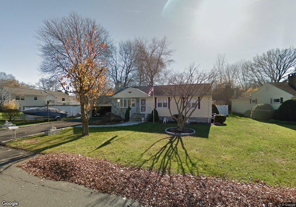 7 Elmsted Rd, Trumbull, CT 06611 - photo 1