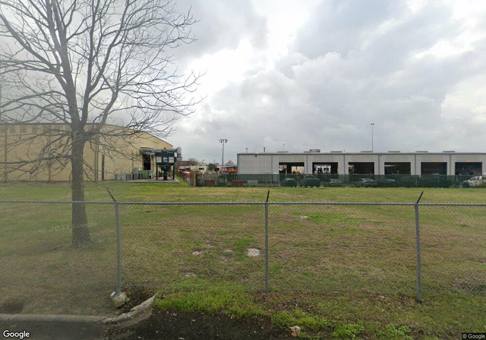 111 Bennie St, Houston, TX 77022 - photo 1