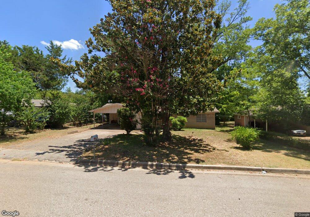 1104 Lake Dr, Longview, TX 75601 - photo 1
