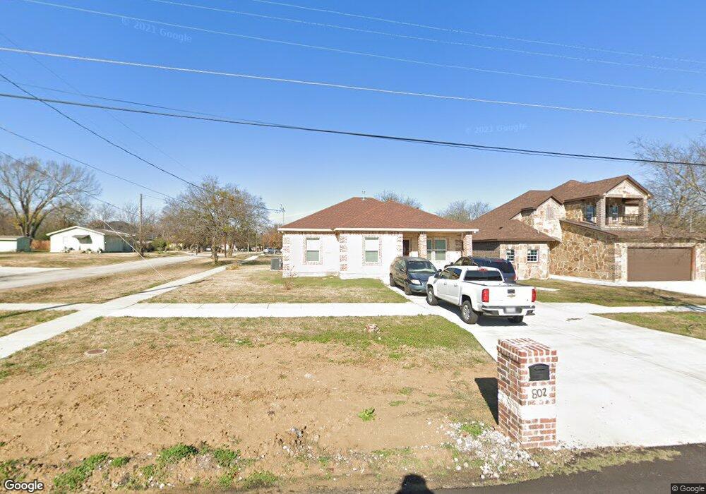 802 E Denton St, Ennis, TX 75119 - photo 1