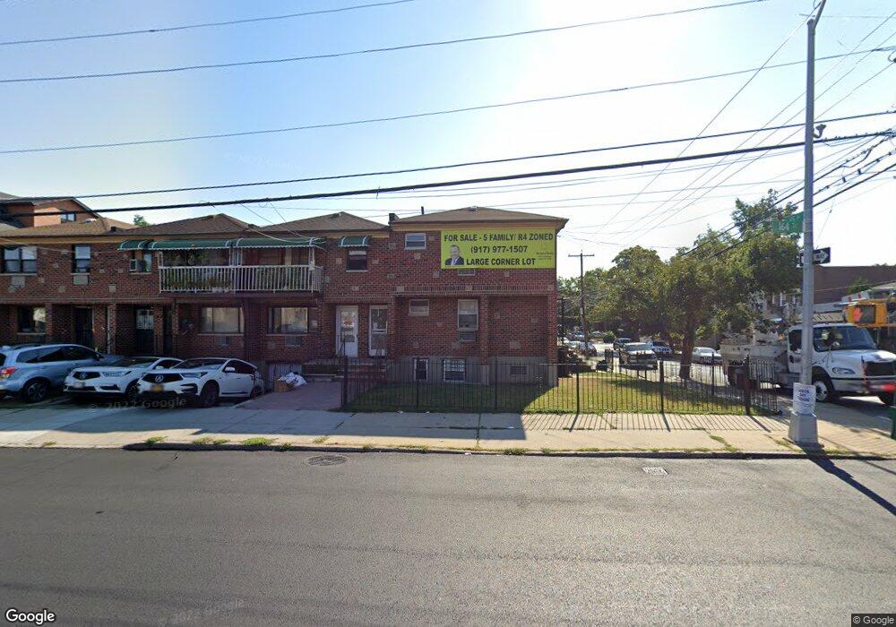 6151 164th St, Fresh Meadows, NY 11365 - photo 1