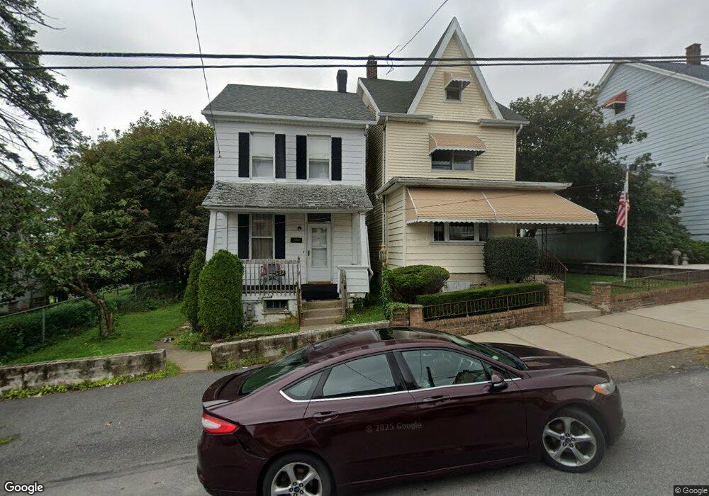 652 Hayes St, Hazleton, PA 18201 - photo 1