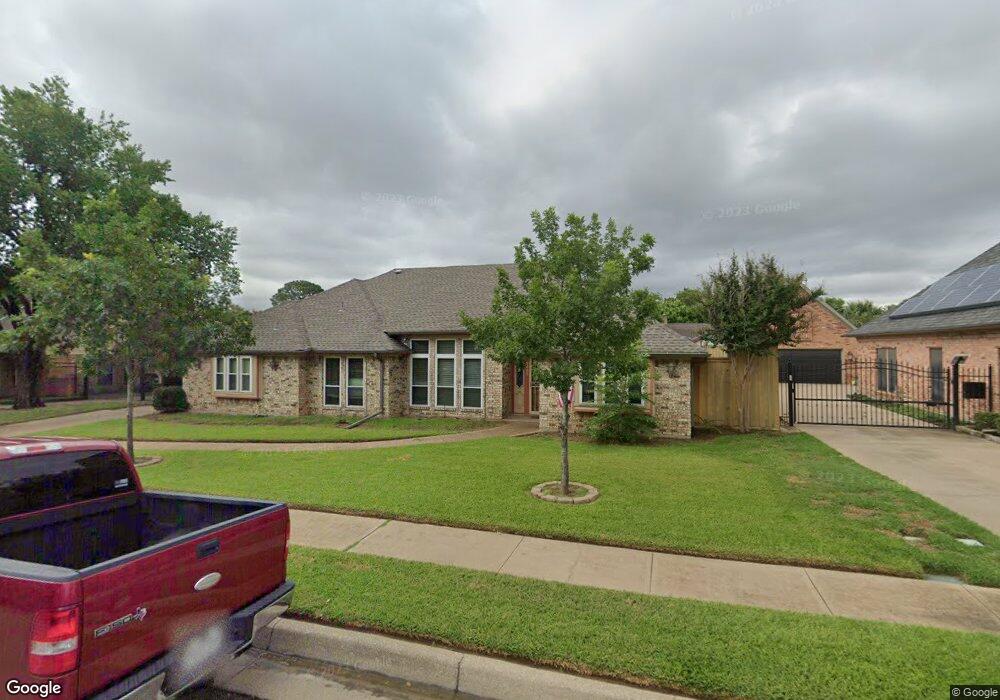 2457 Stonegate Dr N, Bedford, TX 76021 - photo 1