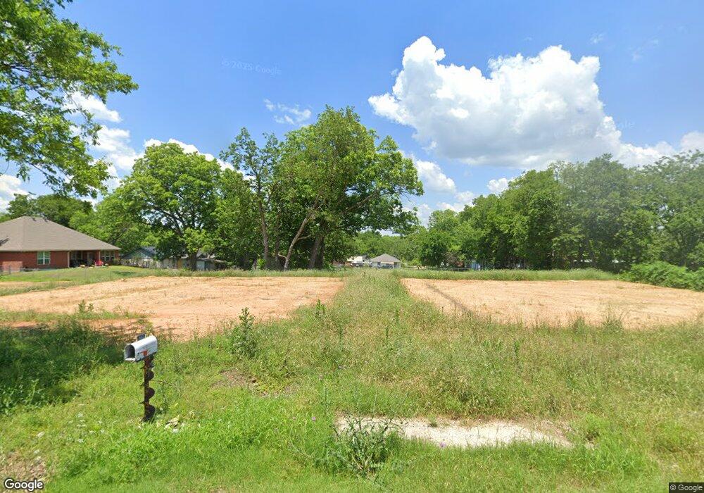 413 Pecan St, Grandview, TX 76050 - photo 1