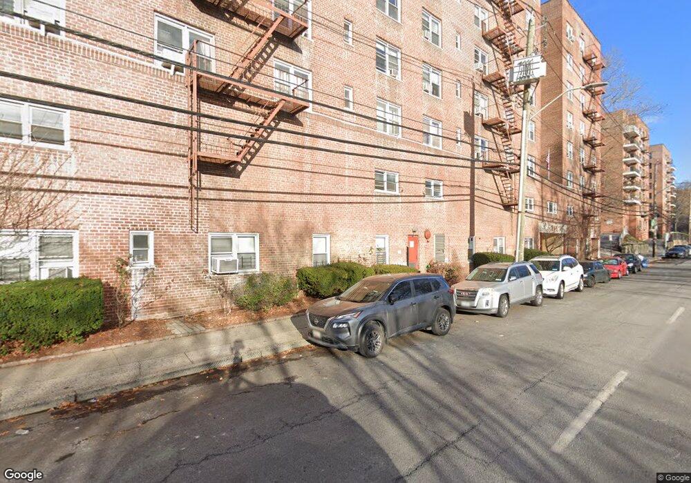 245 Bronx River Rd unit 3A, Yonkers, NY 10704 - photo 1