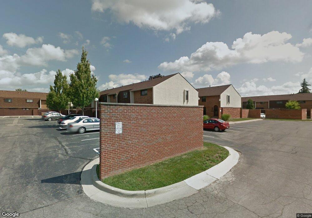 1820 Willoway Cir S unit BLDG, Columbus, OH 43220 - photo 1