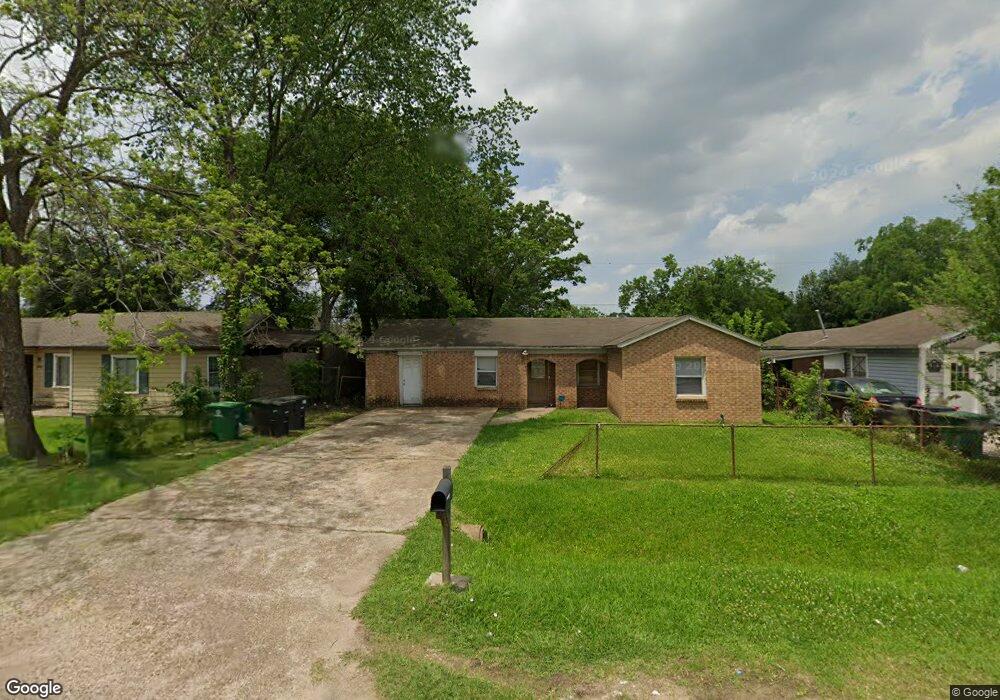 7621 Carothers St, Houston, TX 77028 - photo 1
