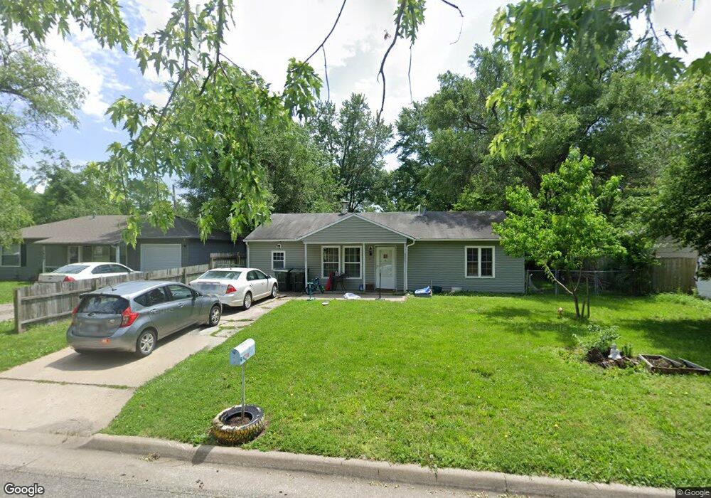 1413 SW Afton St, Topeka, KS 66611 - photo 1