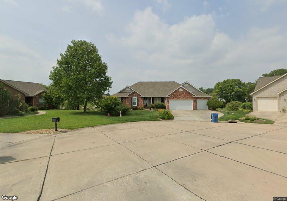 17 Oak Wood Ct, Maryville, IL 62062 - photo 1