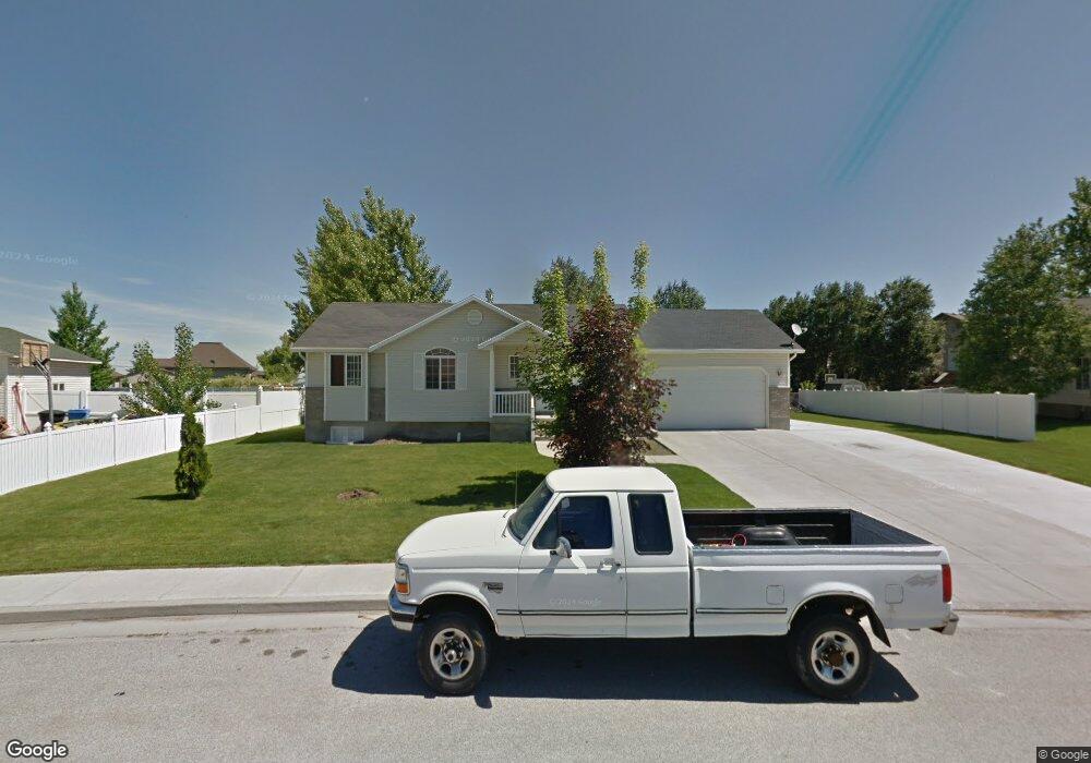 752 W 250 N unit 4, Hyrum, UT 84319 - photo 1