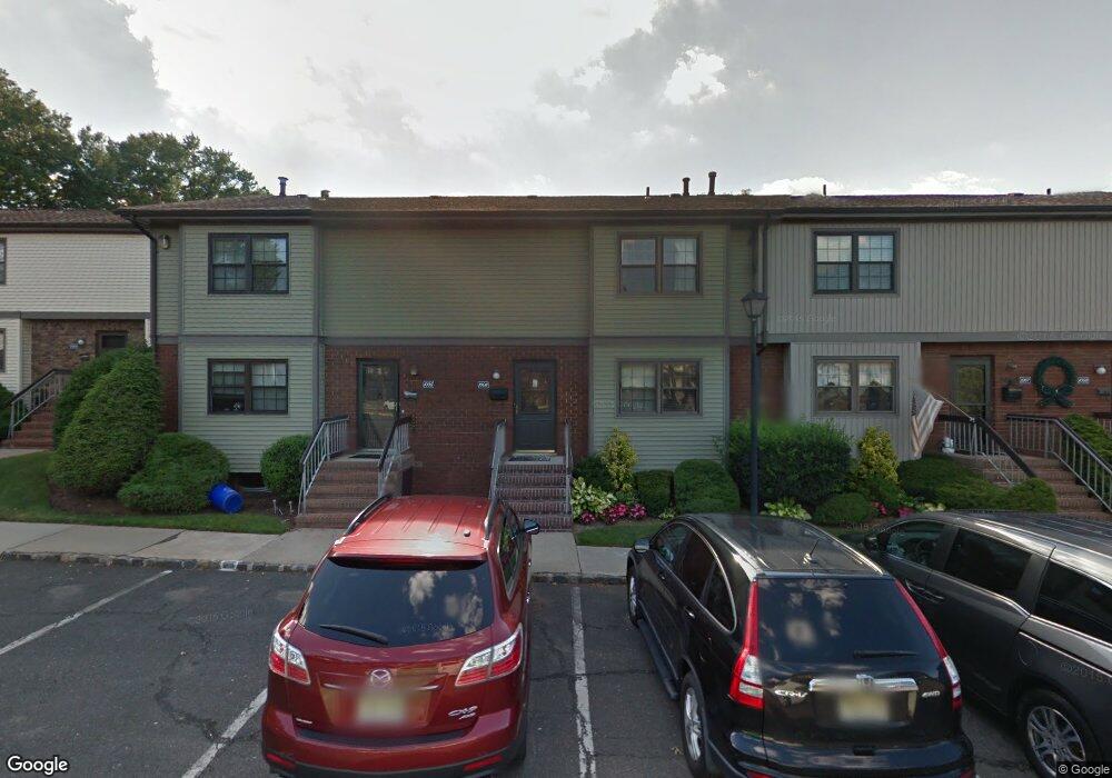 1006 Maple Hill Dr, Woodbridge, NJ 07095 - photo 1