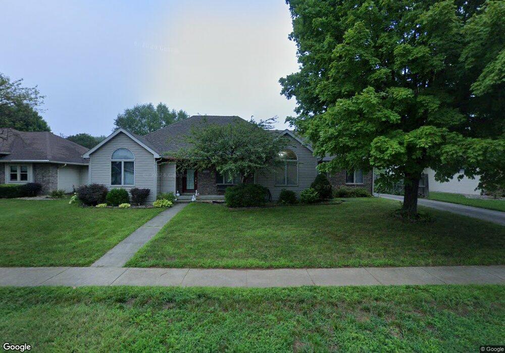 2324 Fairfax Dr, Columbus, IN 47203 - photo 1
