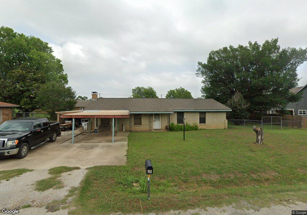 812 N Avenue A, Springtown, TX 76082 - photo 1