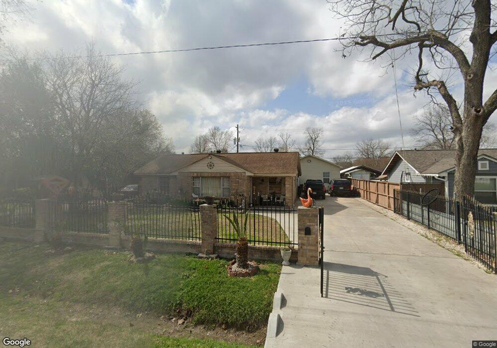 9225 Highlawn St, Houston, TX 77022 - photo 1