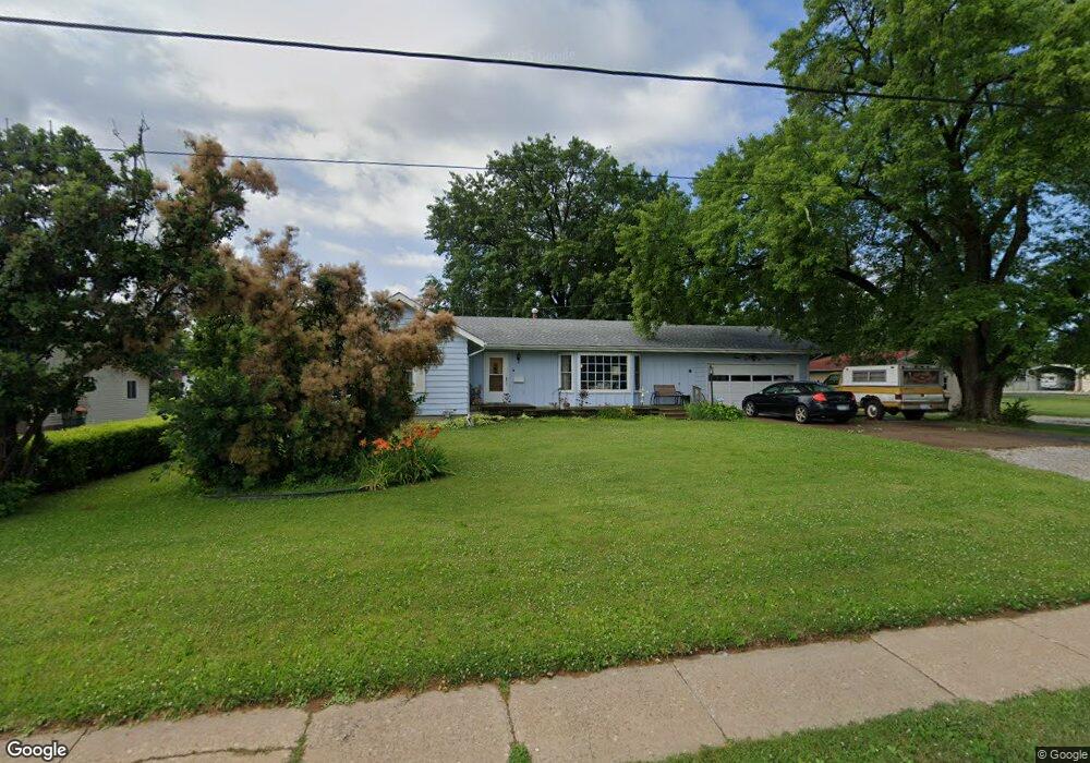 1115 W 53rd St, Davenport, IA 52806 - photo 1