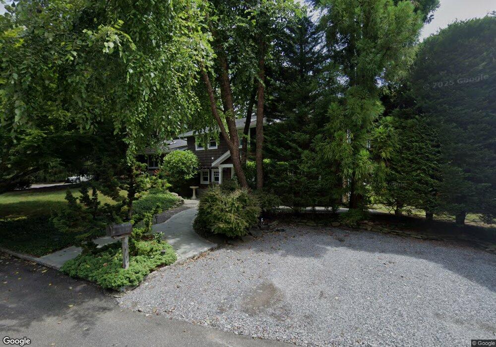 2 Orchard Ln, Sea Cliff, NY 11579 - photo 1