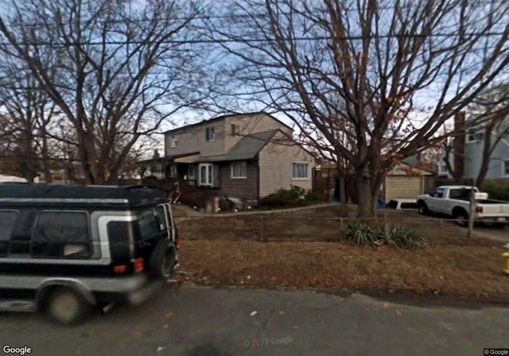 364 29th St, Lindenhurst, NY 11757 - photo 1