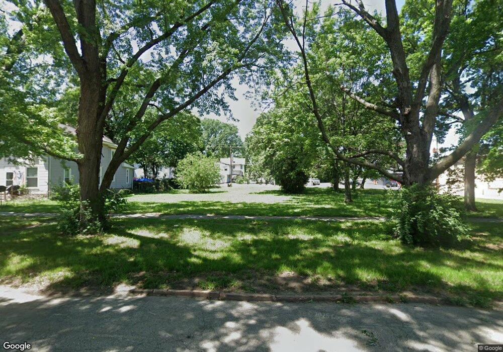 621 SW Tyler St, Topeka, KS 66603 - photo 1