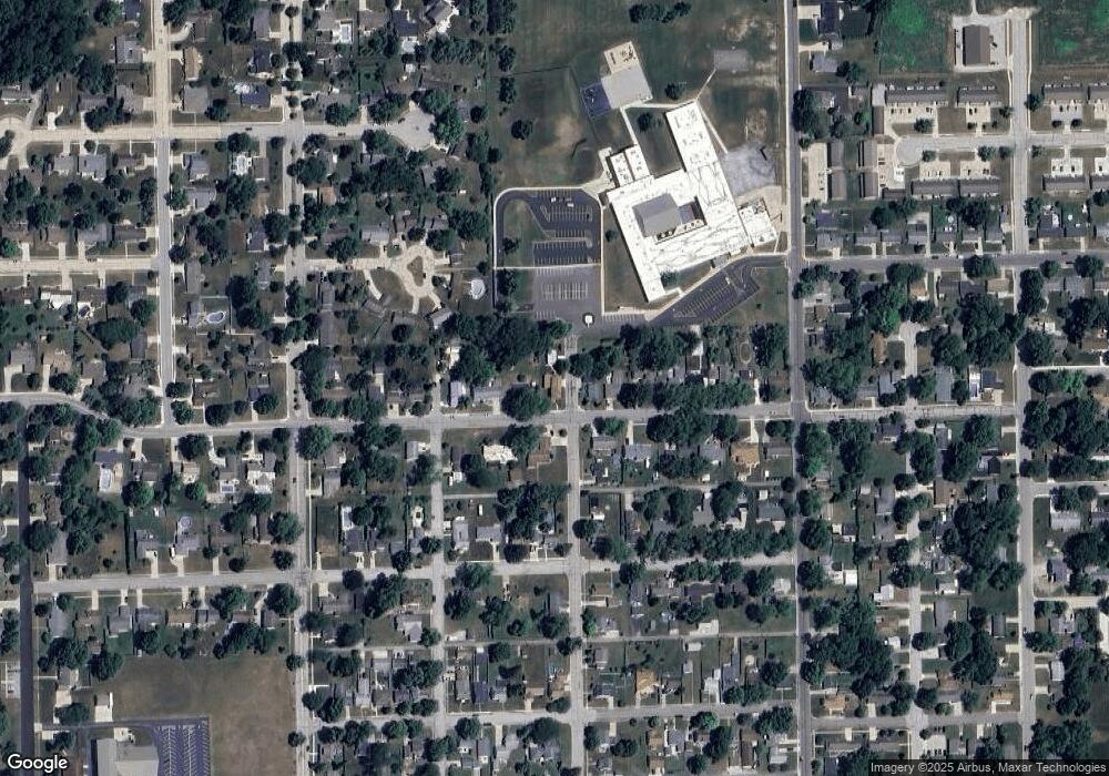 822 E 1st St, Auburn, IN 46706 - photo 1