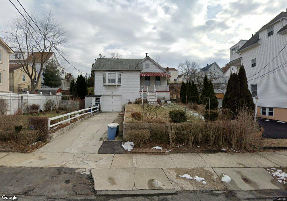 236 Jessamine Ave, Yonkers, NY 10701 - photo 1