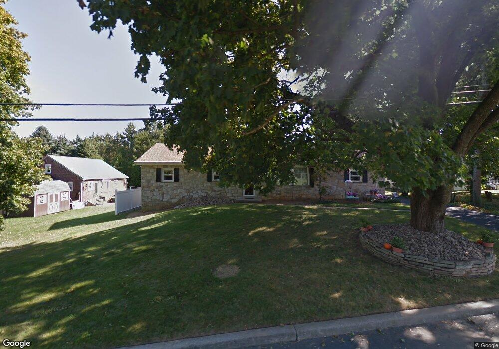 131 W 39th St, Reading, PA 19606 - photo 1