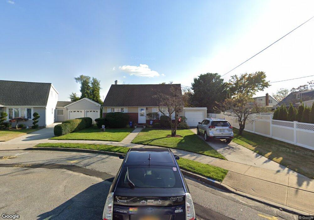 3073 Xavier Ct, Oceanside, NY 11572 - photo 1