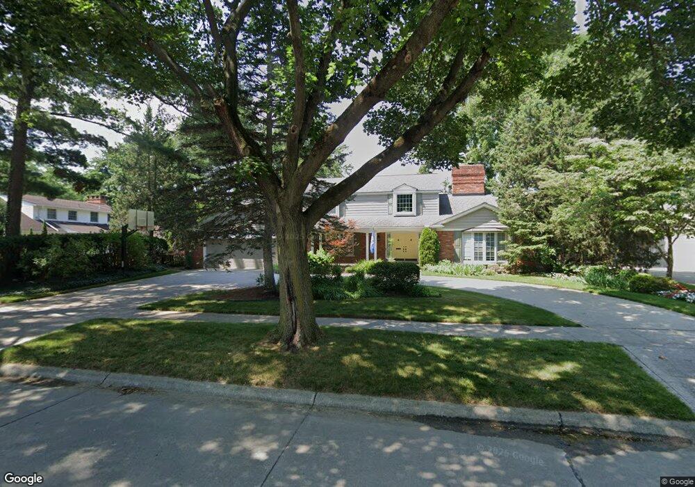 547 Ballantyne Rd, Grosse Pointe Shores, MI 48236 - photo 1