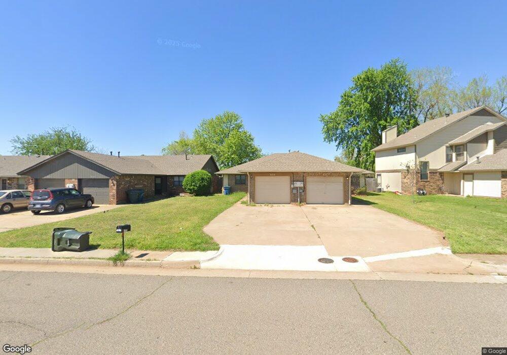 809 Swan Lake Rd, Edmond, OK 73003 - photo 1