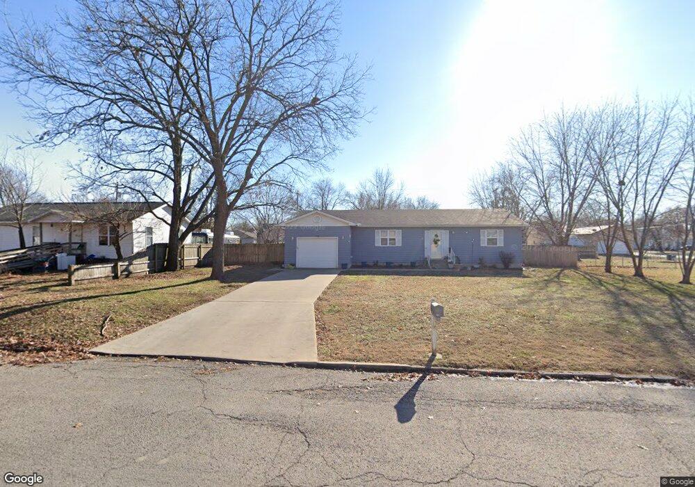 2518 Broadway Ave, Parsons, KS 67357 - photo 1