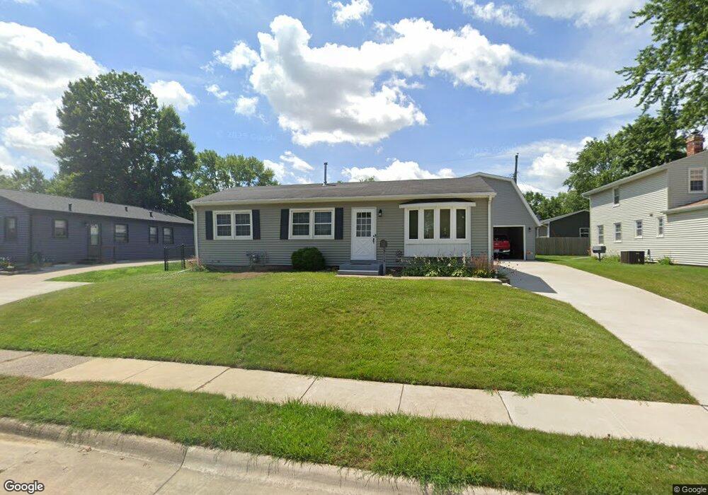 3119 Grove St, Davenport, IA 52804 - photo 1