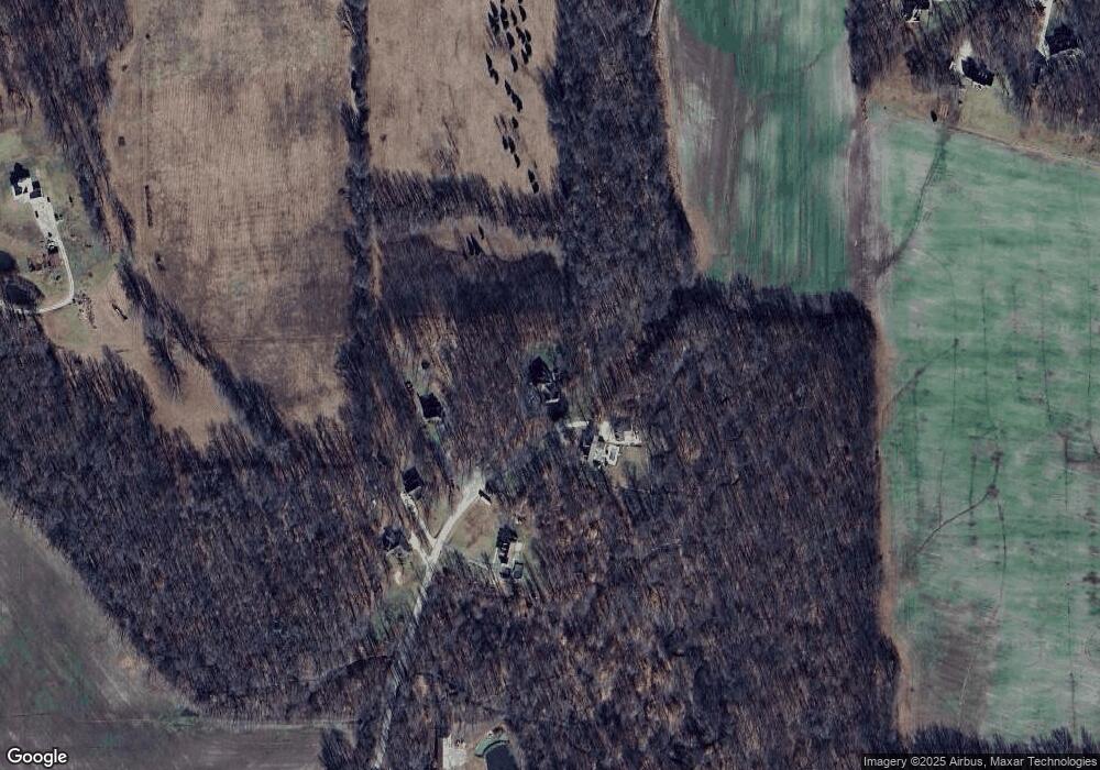 1121 N Wolf Dr, Columbus, IN 47201 - photo 1