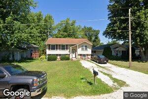 8 E Bluff St, Amboy, IL 61310