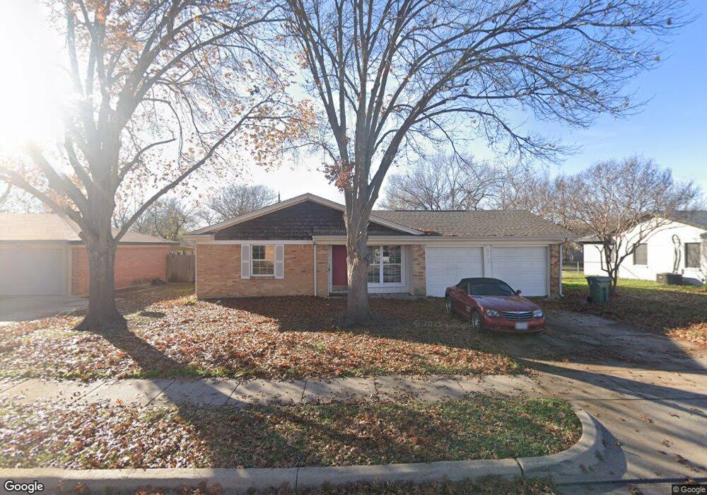 5013 Roberta Dr, North Richland Hills, TX 76180 - photo 1