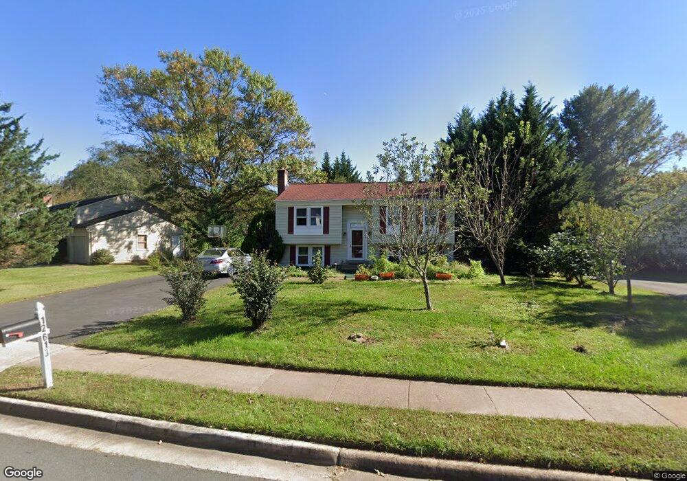 12613 Pinecrest Rd, Herndon, VA 20171 - photo 1