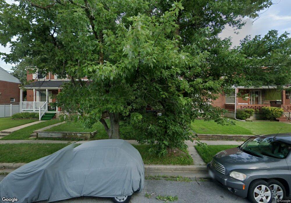 1039 Foxcroft Ln, Essex, MD 21221 - photo 1