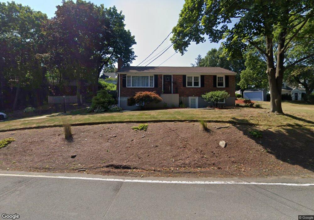 215 Nahant St, Wakefield, MA 01880 - photo 1