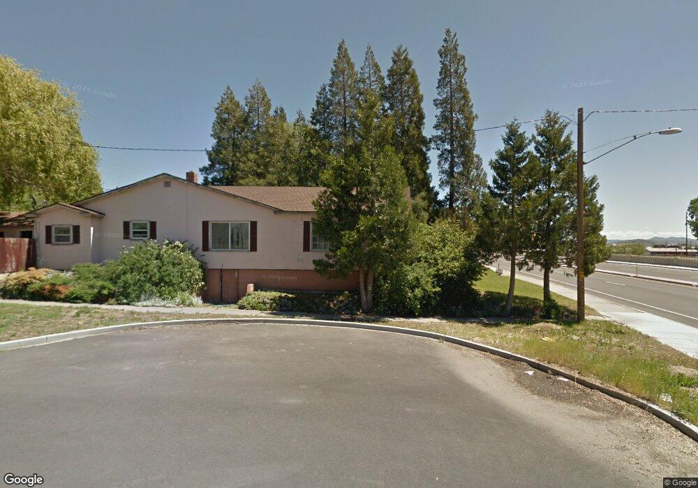 747 N Alameda Ave, Klamath Falls, OR 97601 - photo 1