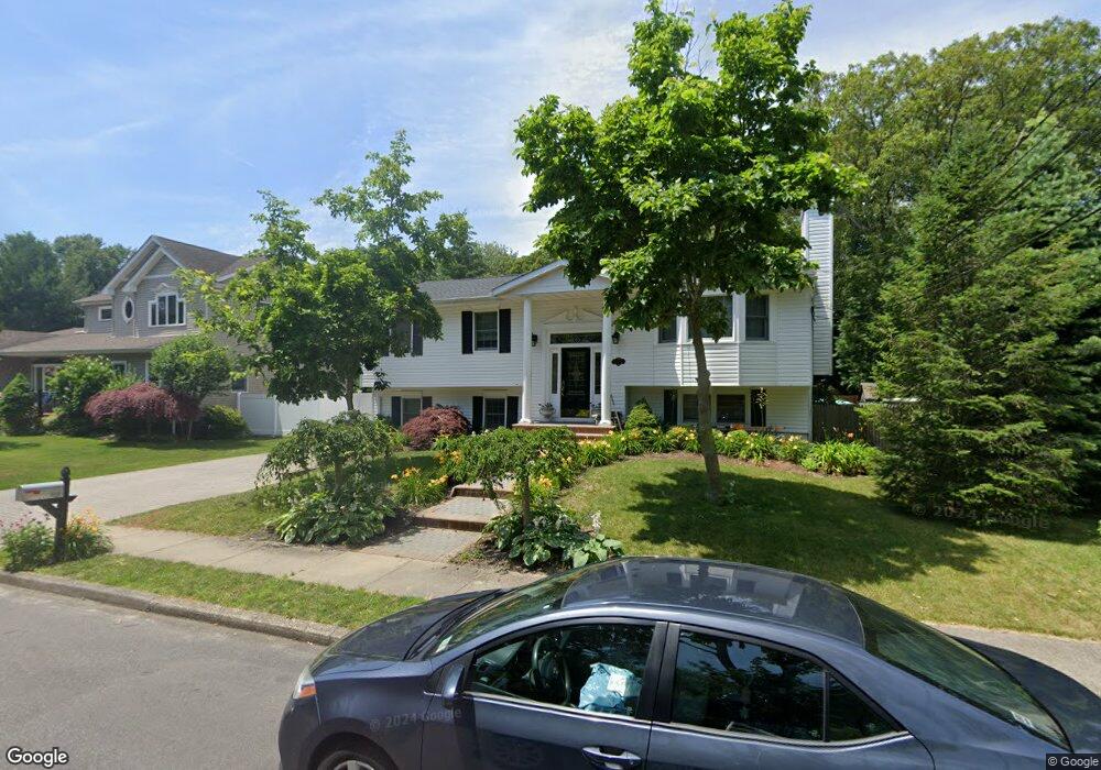 728 Bohemia Pkwy, Sayville, NY 11782 - photo 1