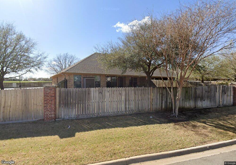 240 Hyde Park Blvd, Cleburne, TX 76033 - photo 1