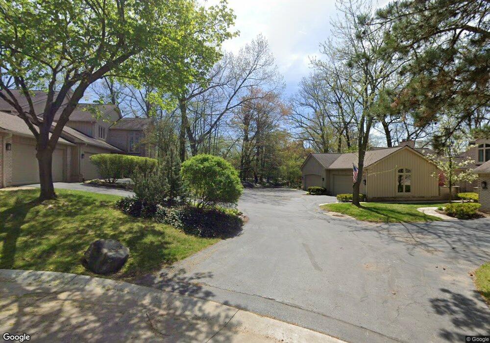 1100 Hillpointe Cir, Bloomfield Hills, MI 48304 - photo 1