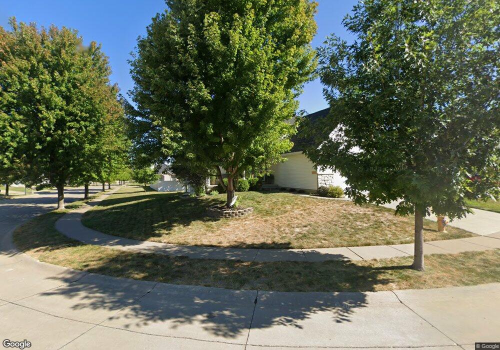 1632 W 68th St, Davenport, IA 52806 - photo 1