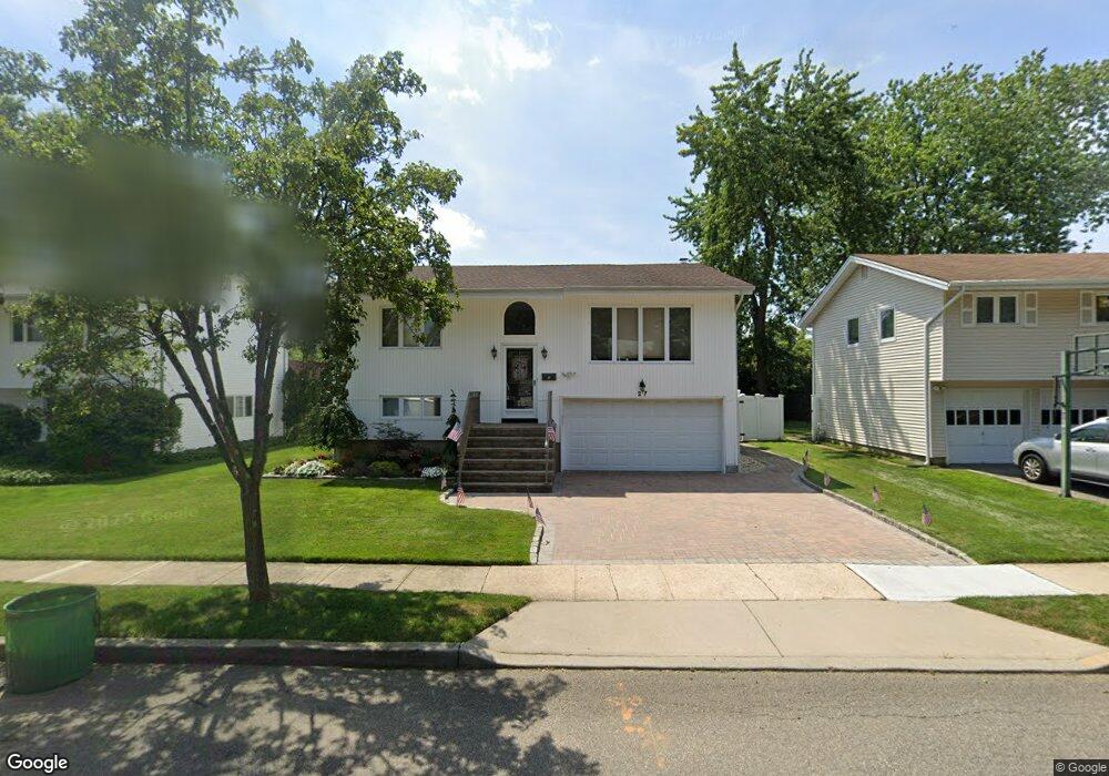 27 Fishermans Dr, Port Washington, NY 11050 - photo 1