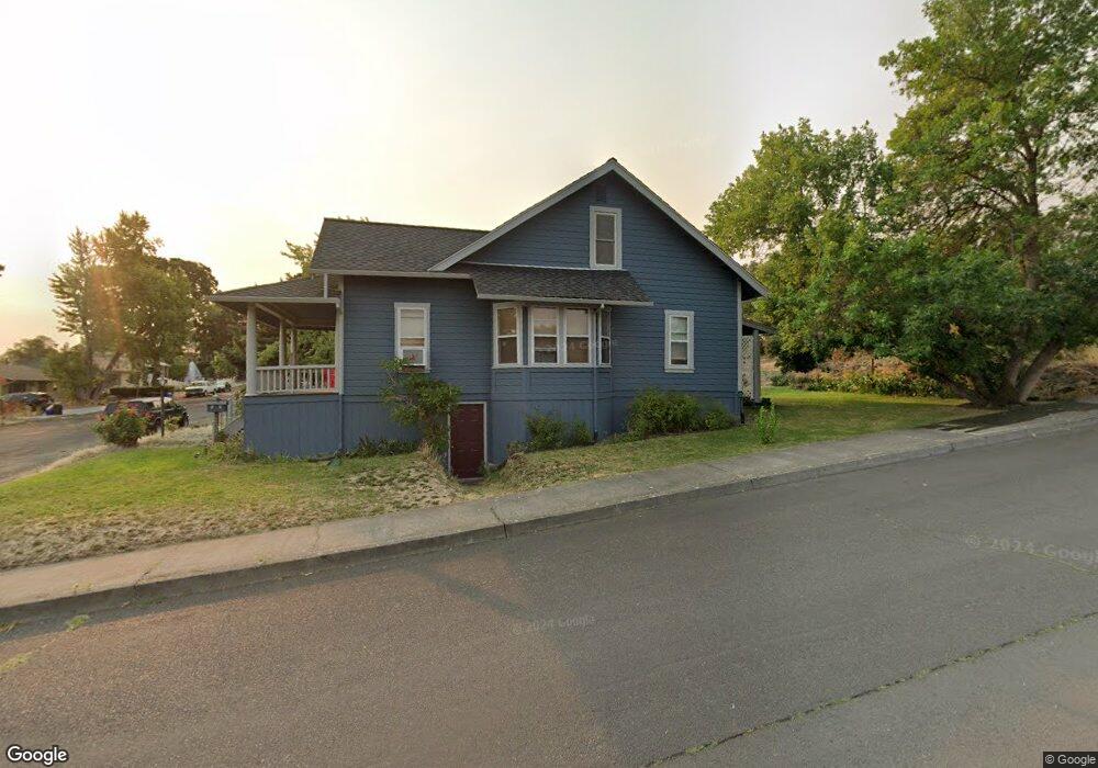 420 W 13th St, the Dalles, OR 97058 - photo 1